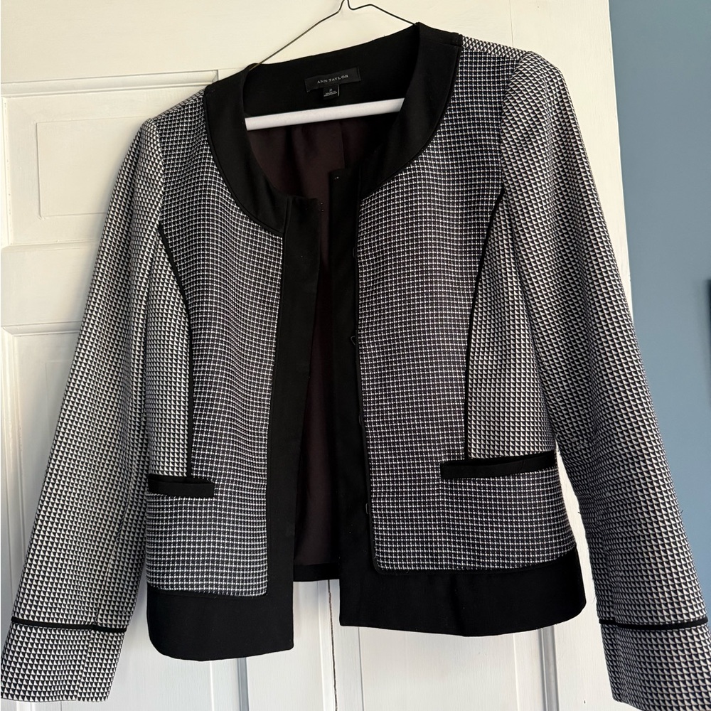 Dark Navy & White Collarless Blazer